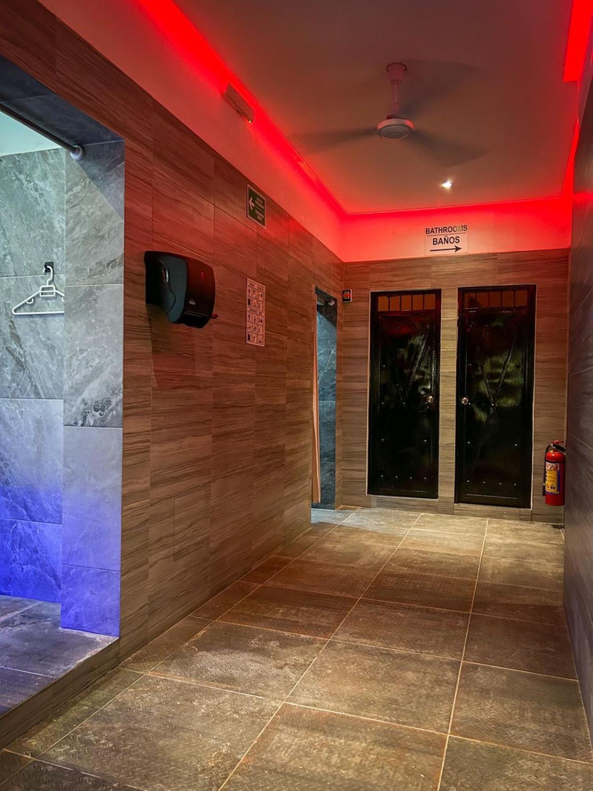 פוארטו ואלארטה Spartacus Hostel Boutique For Men מראה חיצוני תמונה